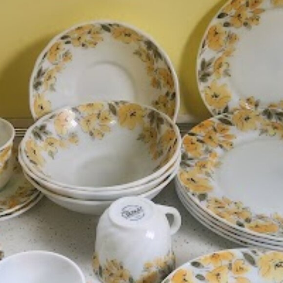 Vintage Gibson Dinnerware Floral- Set of 20 - Picture 3 of 7